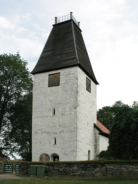 Fil:Kumlaby kyrka tower.jpg