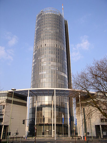 Fil:RWE Turm Essen.jpg