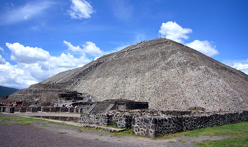 Fil:Piramide del Sol 072006.JPG
