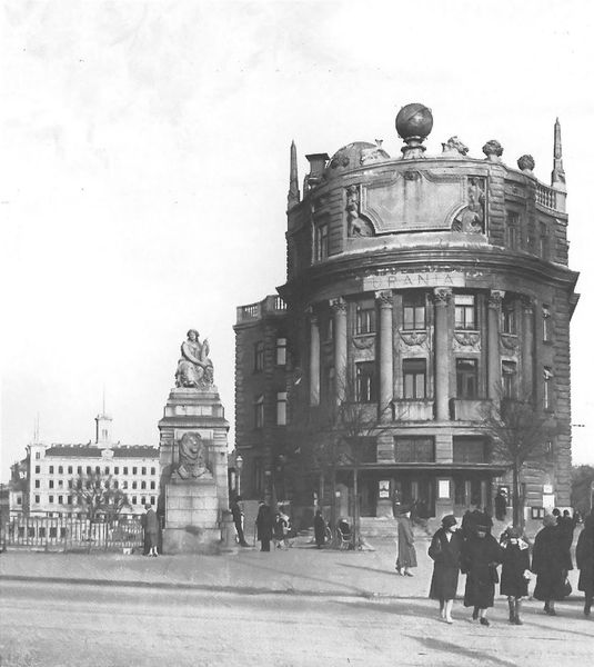 Fil:Urania-Wien-1910.jpg