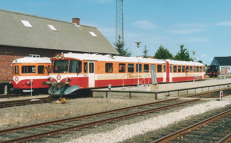 Fil:VLTJ trains in Lemvig.jpg
