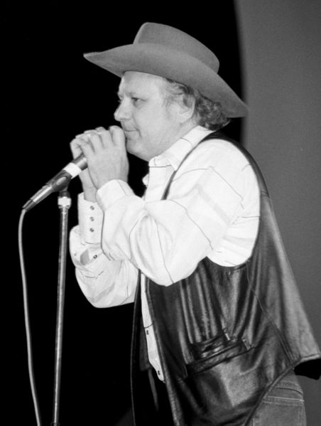 Fil:Charlie McCoy03.JPG