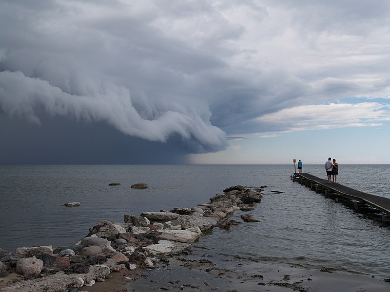 Fil:Cloud cumulonimbus at baltic sea(1).jpg