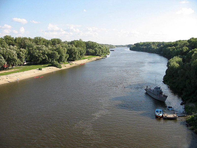 Fil:Desna River in Chernihiv.jpg