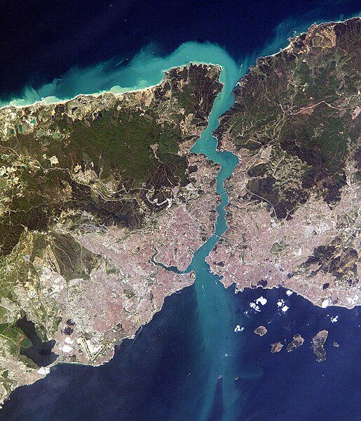 Fil:Istambul and Bosporus big.jpg