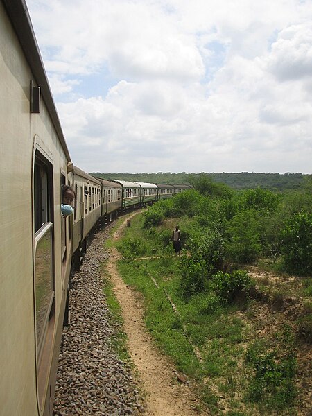 Fil:Nairobi-mombasa-train.jpg