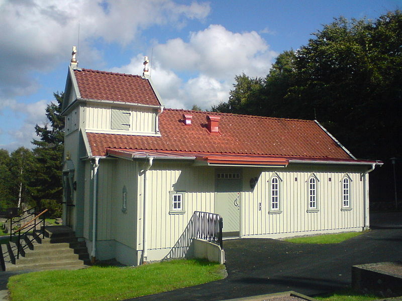 Fil:Rödbo kyrka från söder2.JPG