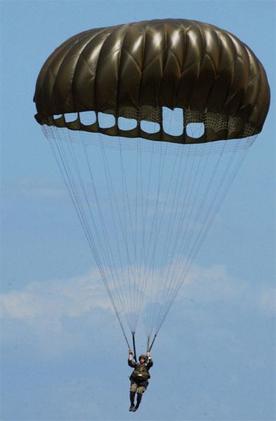 Fil:USMC Paratrooper.jpg