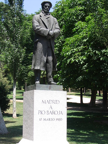 Fil:Pío Baroja en Parque del Retiro Madrid.jpg