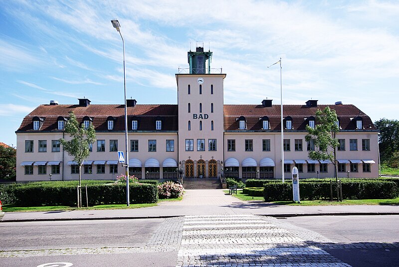 Fil:Varberg Warmbadehaus.jpg