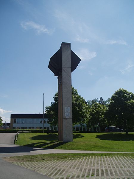 Fil:Berga kyrkas klockstapel.JPG