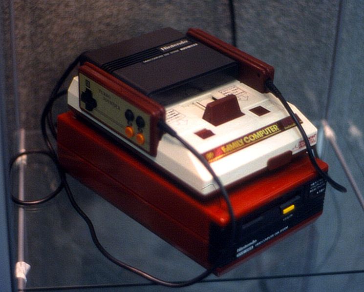 Fil:Console-Nintendo-Family-Computer.jpg