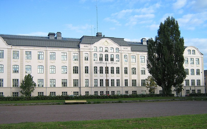 Fil:KarlstadHerrhagsskolan.JPG