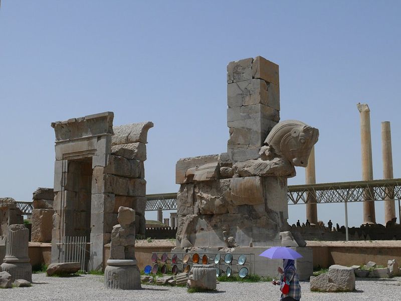 Fil:Persepolis P100c NPG bull.jpg