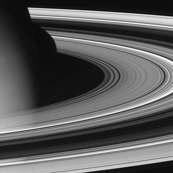 Fil:Saturn unlit rings.jpg
