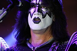 Tommy Thayer under en KISS-konsert 2006