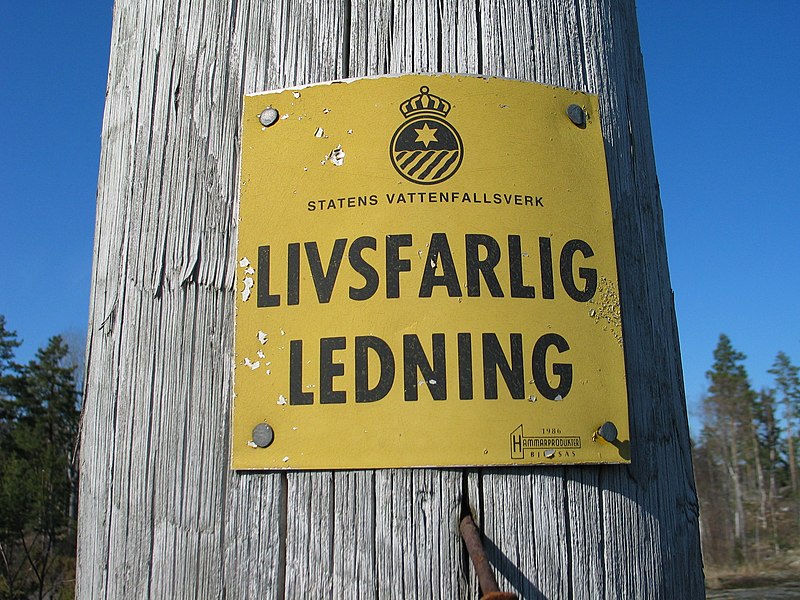 Fil:Swedish warning label on power line 20050423 001.jpg