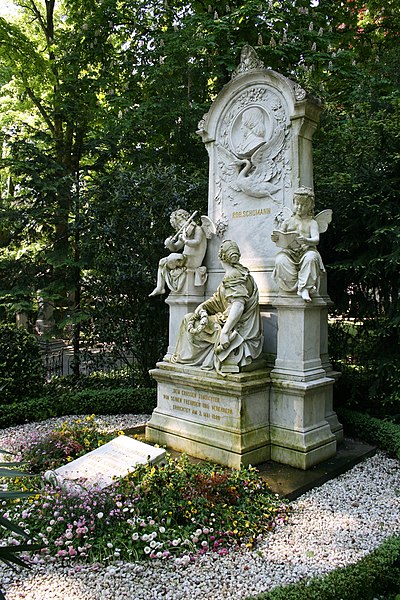 Fil:Bonn graveyard robert schumann 20080509.jpg