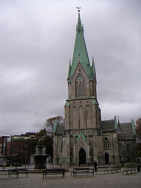 Fil:Kristiansand domkirke (1).jpg