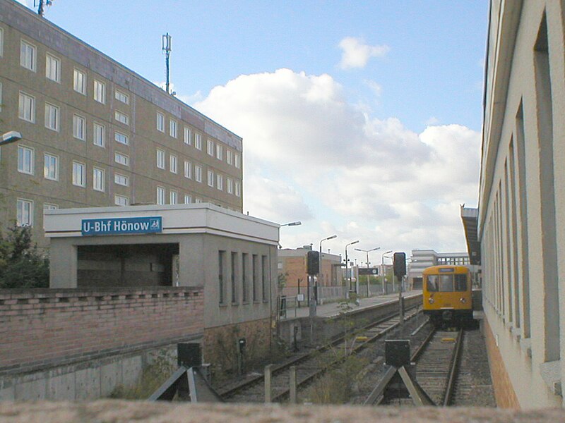 Fil:U-Bahn Berlin Hönow.JPG