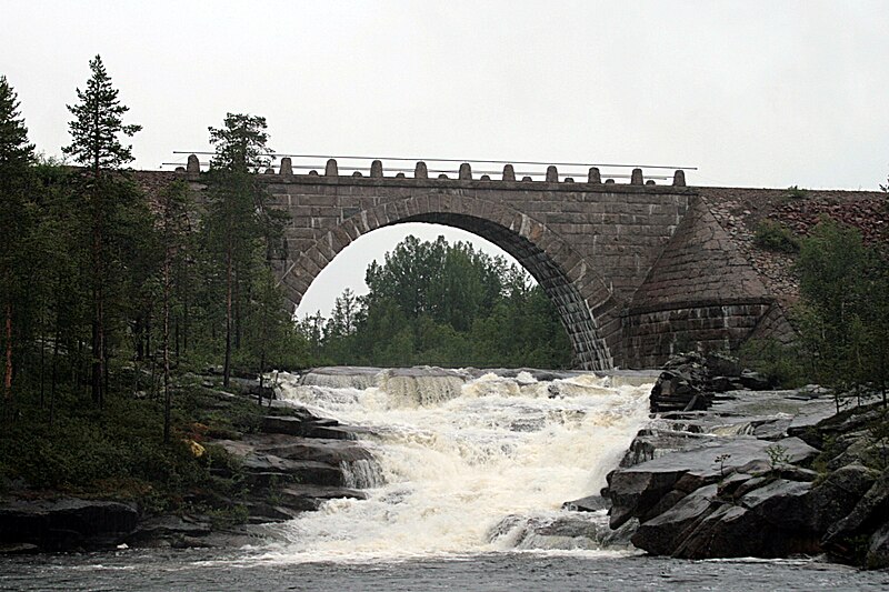 Fil:Bridge over Pakkojåkkå.JPG