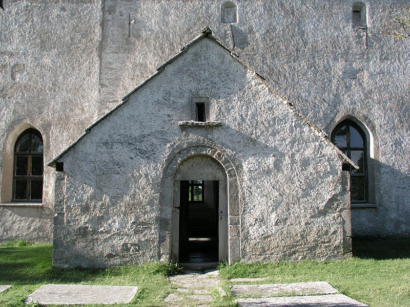 Fil:Kalla gamla kyrka entry.jpg
