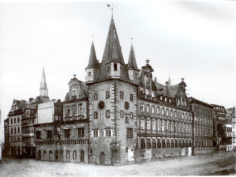 Fil:Frankfurt Saalhof um 1900.jpg