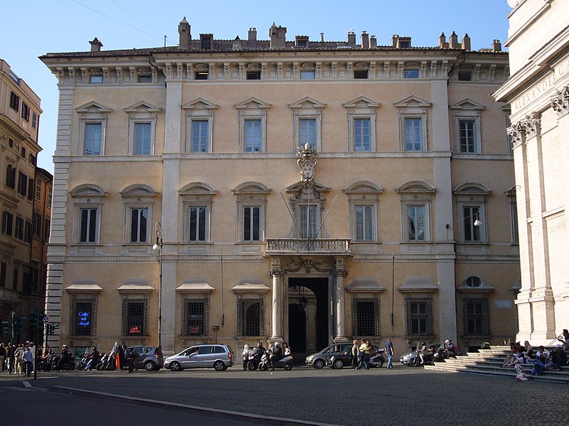 Fil:Pigna - Palazzo Altieri 1020544.JPG