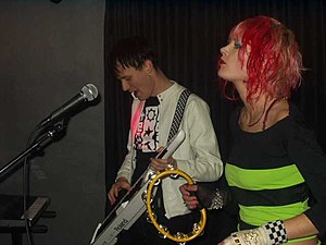 Alice in videoland under en spelning på Klubb Utopi i Skövde 2004