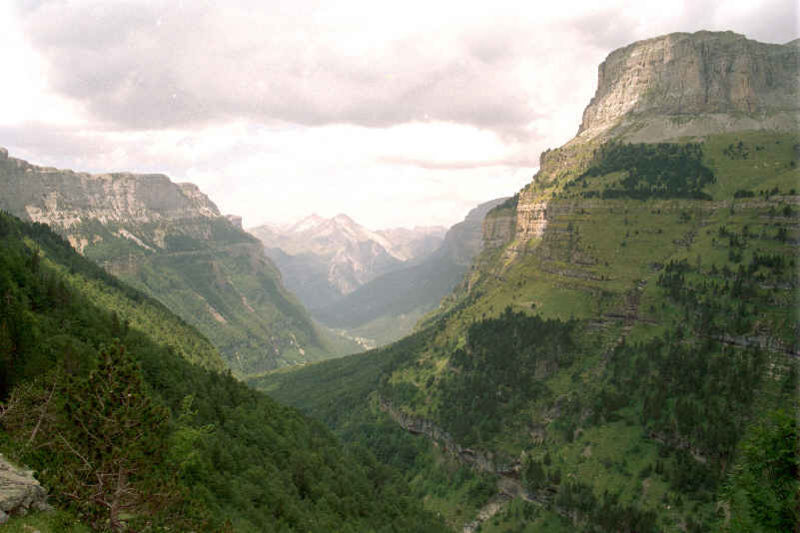 Fil:Valle ordesa.jpg