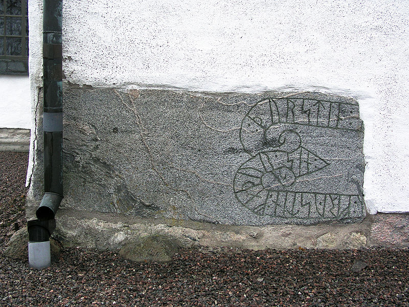 Fil:Rystads kyrka runic stone.jpg