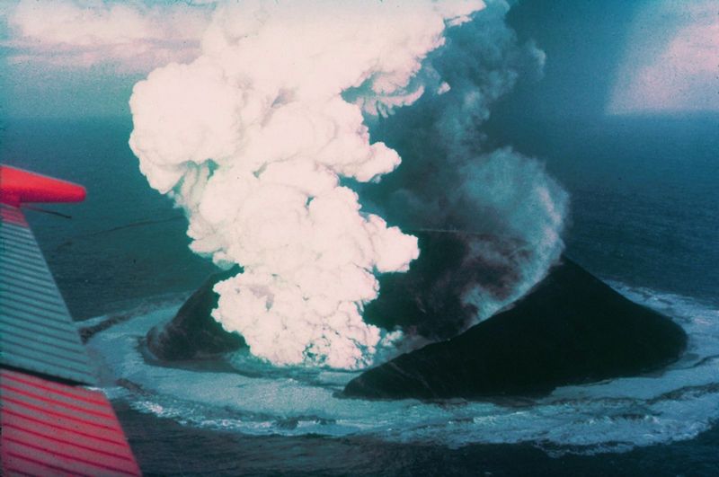 Fil:Surtsey eruption 1963.jpg
