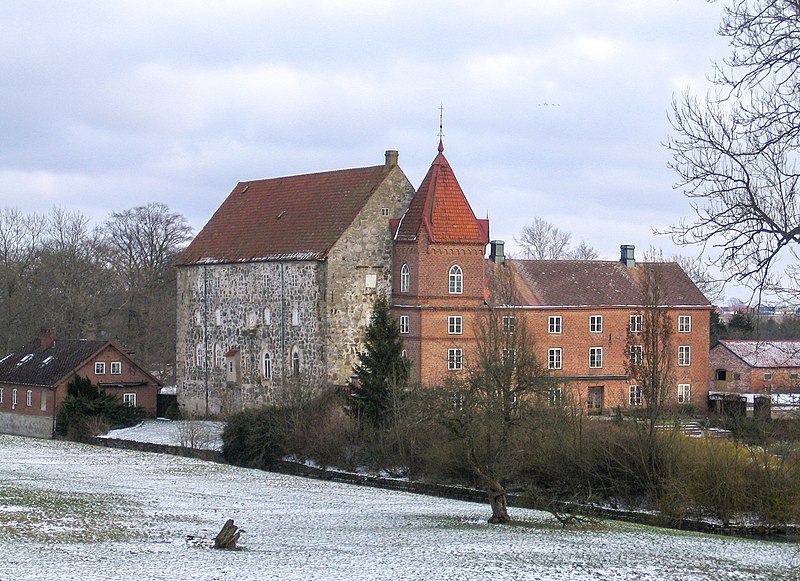 Fil:Swedish castle Örup.jpg