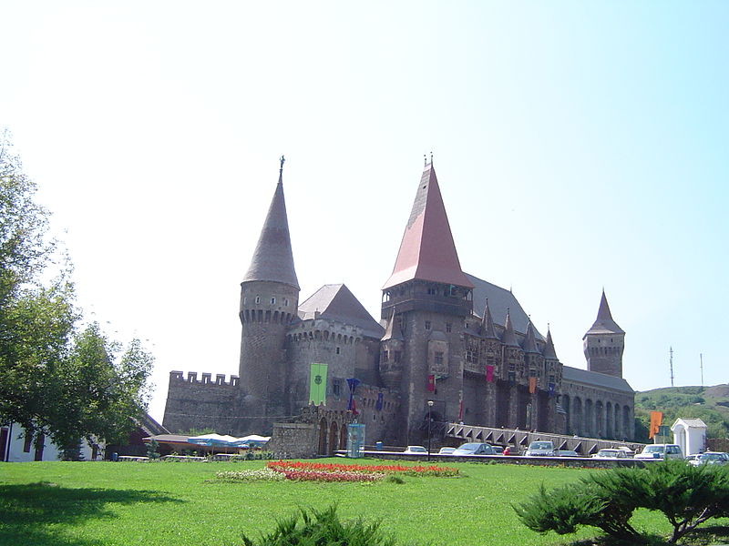 Fil:Hunyadi Castle, Hunedoara, front view.jpg