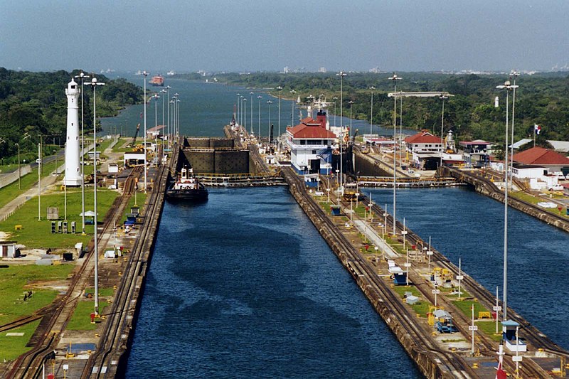 Fil:Panama Canal Gatun Locks.jpg