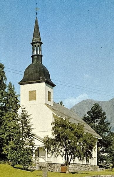 Fil:Ørsta kirke.jpg