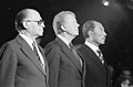 Camp David-förhandlingarna mellan Begin (t.v) och Sadat (t.h) inleds, med Jimmy Carter (mitten) som värd, denna dag 1978.
