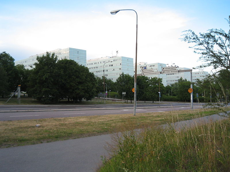 Fil:Blåa husen Stockholms Universitet 21072006.jpg