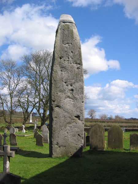 Fil:RudstonMonolith(StephenHorncastle)Apr2006.jpg