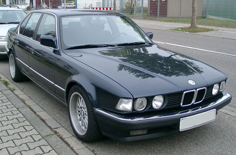 Fil:BMW E32 front 20070928.jpg