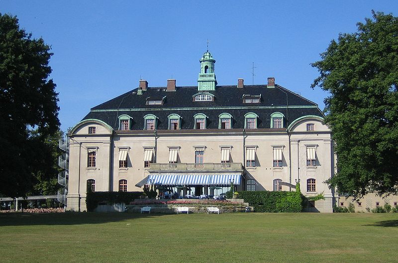 Fil:Swedish castle Örenäs.JPG