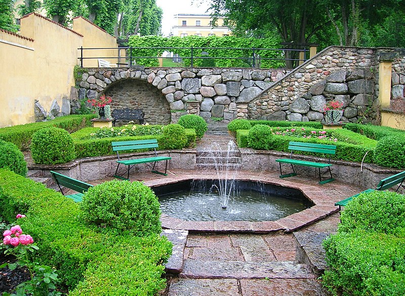 Fil:Taxinge Näsby slott Italienska parken 2005-07-31 026.jpg