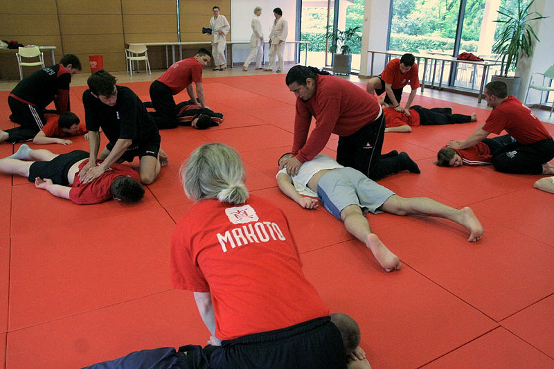 Fil:Aikido massage.jpg