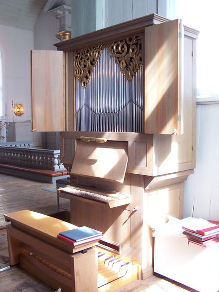 Fil:Amiralitetskyrkan choir organ.jpg