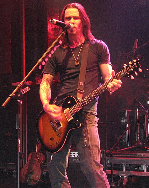 Fil:MylesKennedy.jpg