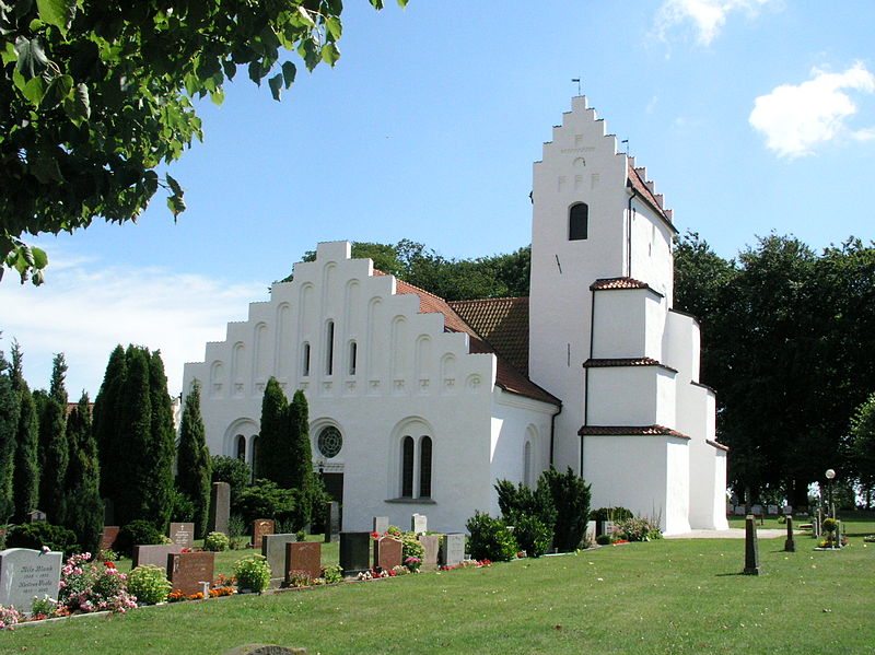 Fil:Ostra Hoby kyrka view1.jpg