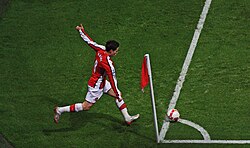 Samir Nasri Arsenal corner kick.jpg