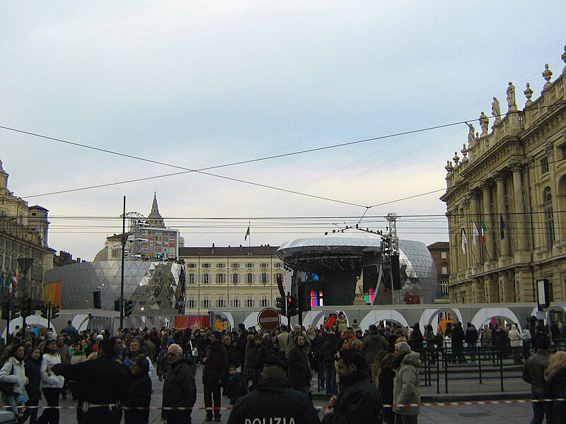 Fil:Torino 2006 Medal Plaza.jpg