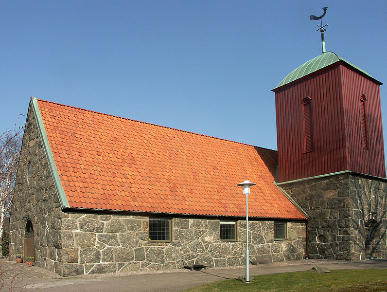 Fil:Utby kyrka-2.jpg