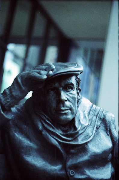 Fil:Glenngould-statue-toronto.jpg